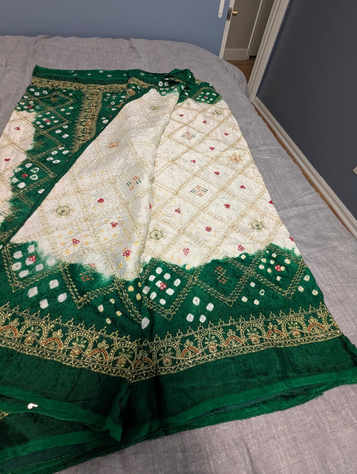 Hand tie-dyed Bandhani Saree