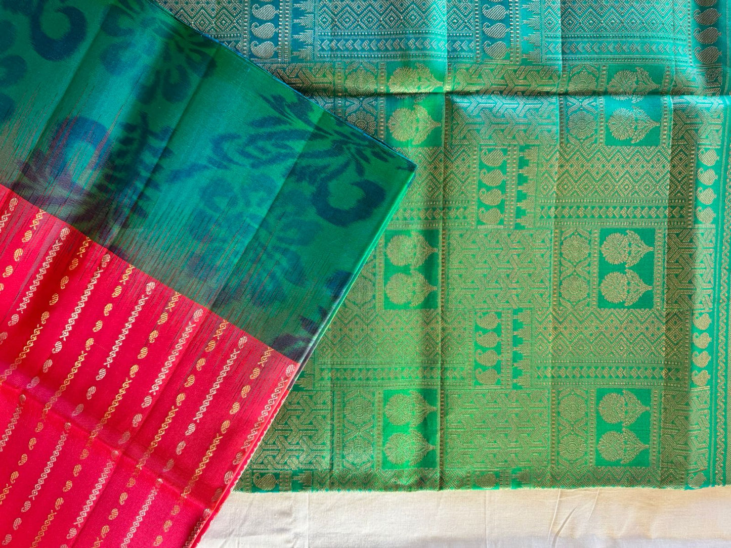 Soft silk Red and green