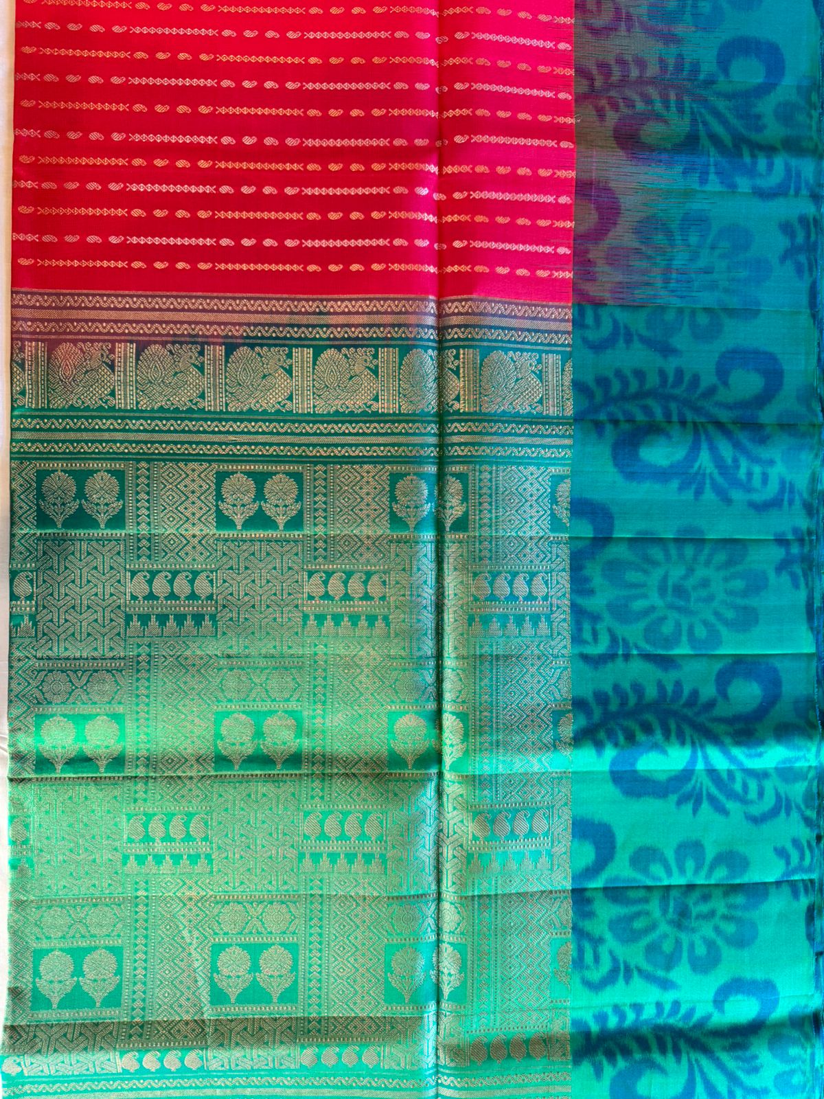Soft silk Red and green