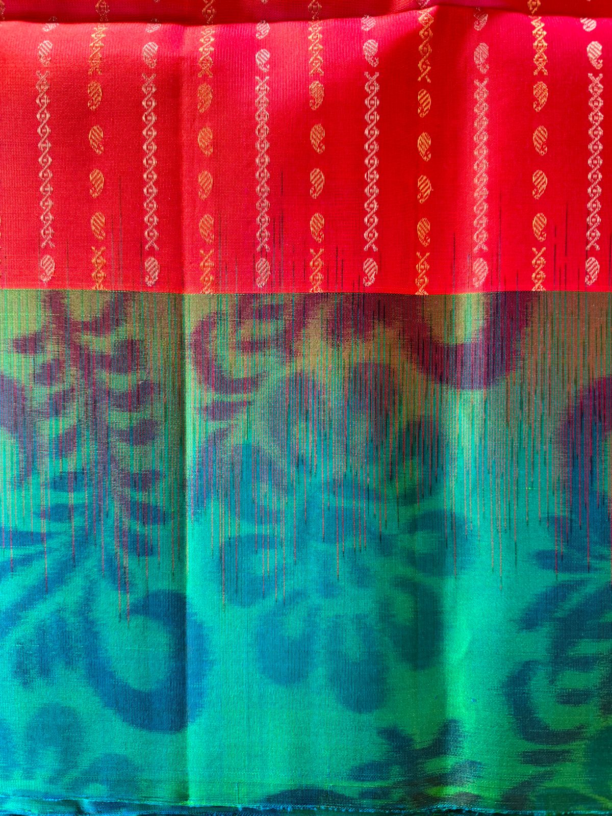 Soft silk Red and green