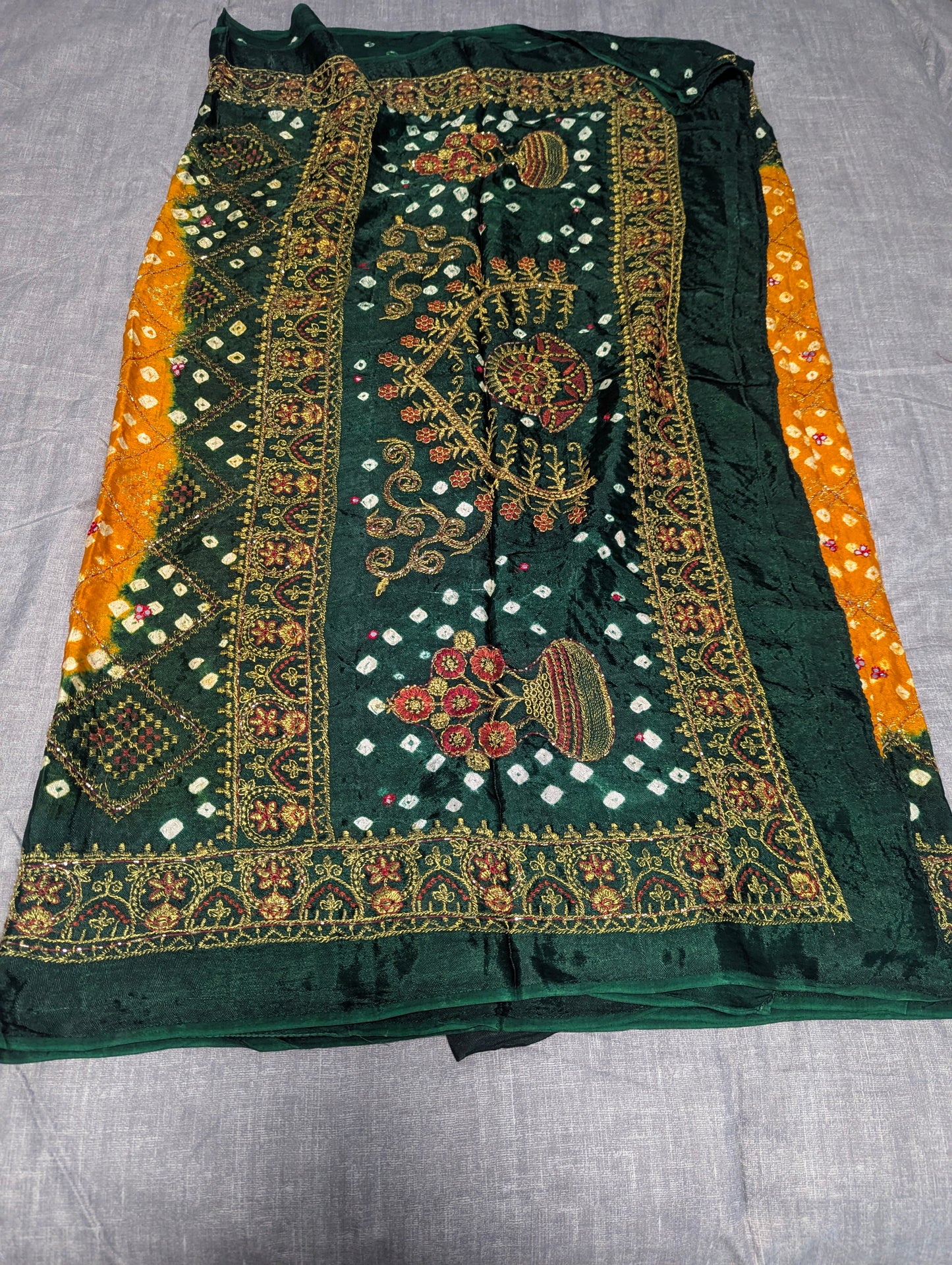 Hand tie-dyed bandhani saree
